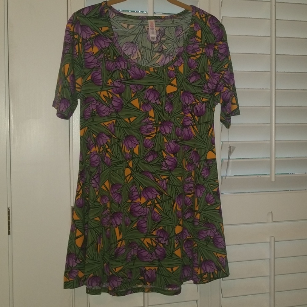 NWT Lularoe Perfect Tee - Purple Tulips